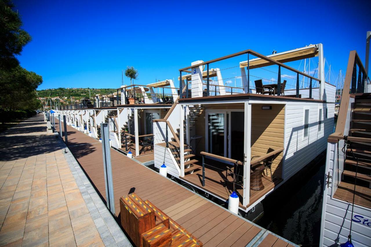 Floating Sea House Shark 1 Apartment Lucija Luaran gambar