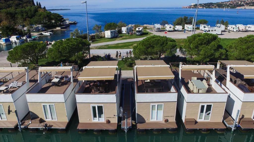 Floating Sea House Shark 1 Apartment Lucija Luaran gambar